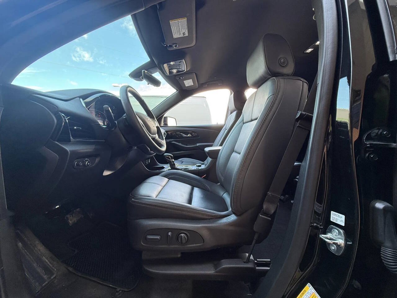 Used 2023 Chevrolet Traverse RS AWD/4WD image 7