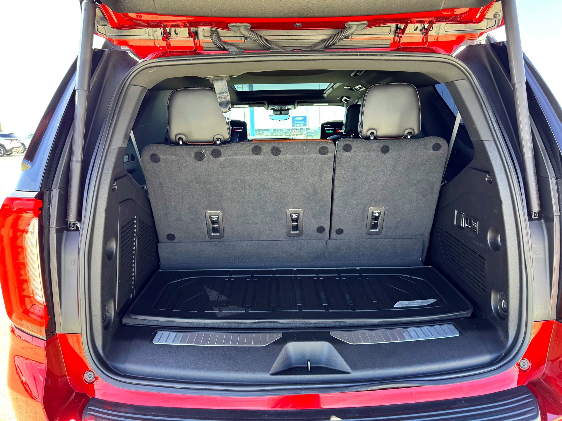 Used 2023 GMC Yukon Denali Ultimate image 8