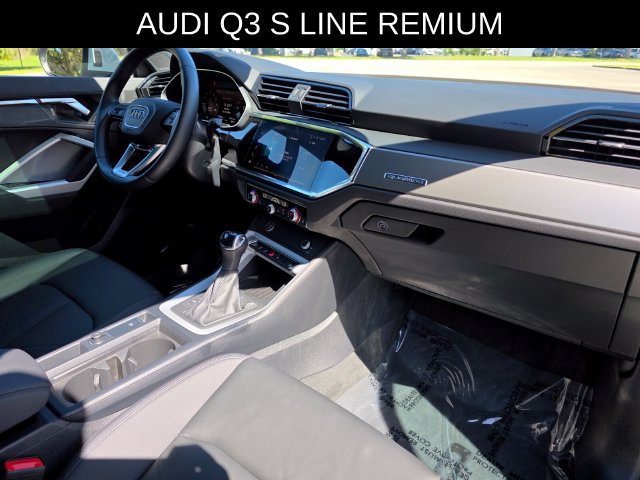 Used 2024 Audi Q3 2.0T Premium AWD/4WD image 9