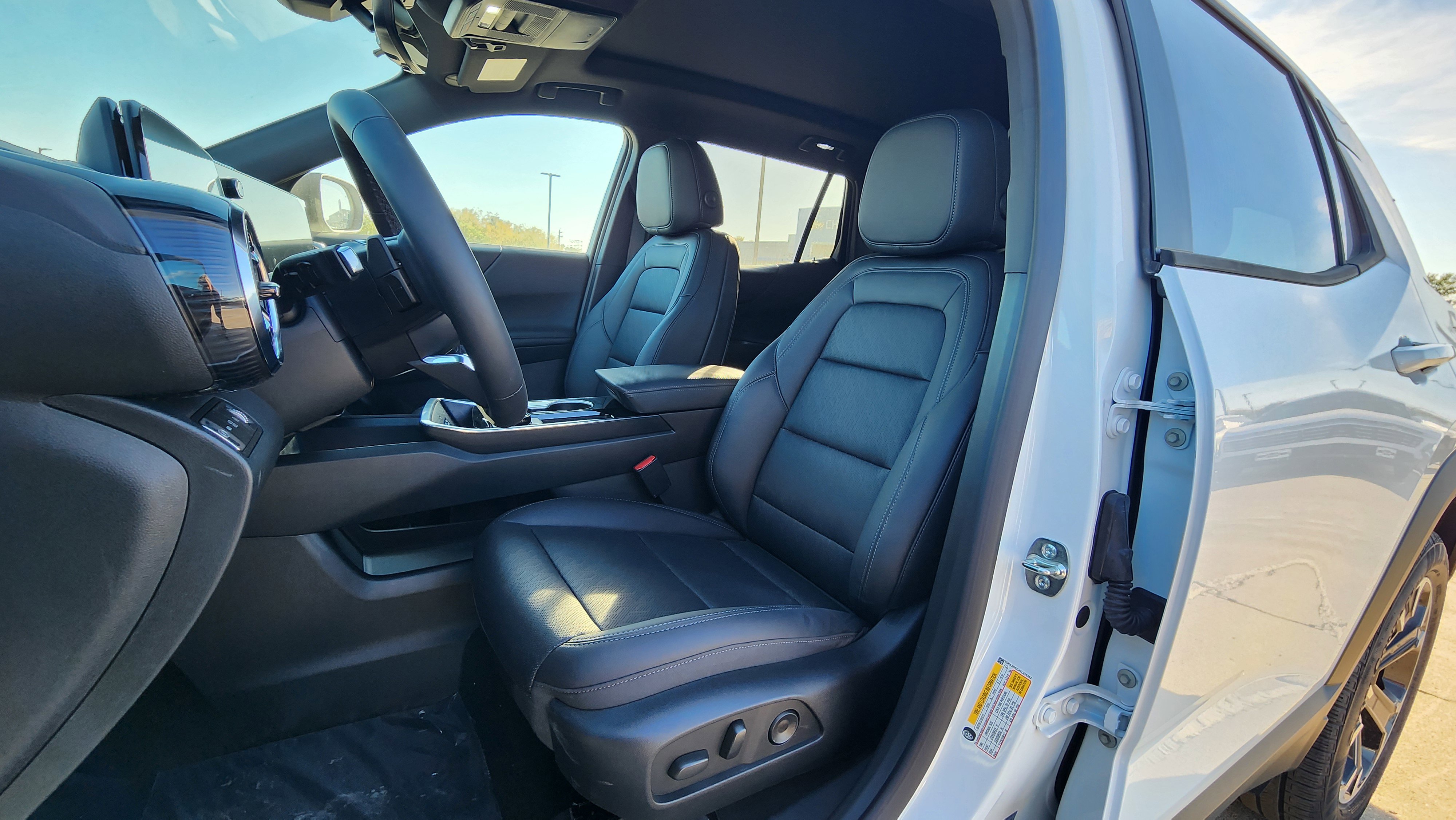 New 2026 Chevrolet Equinox LT w/ Convenience Package II image 10