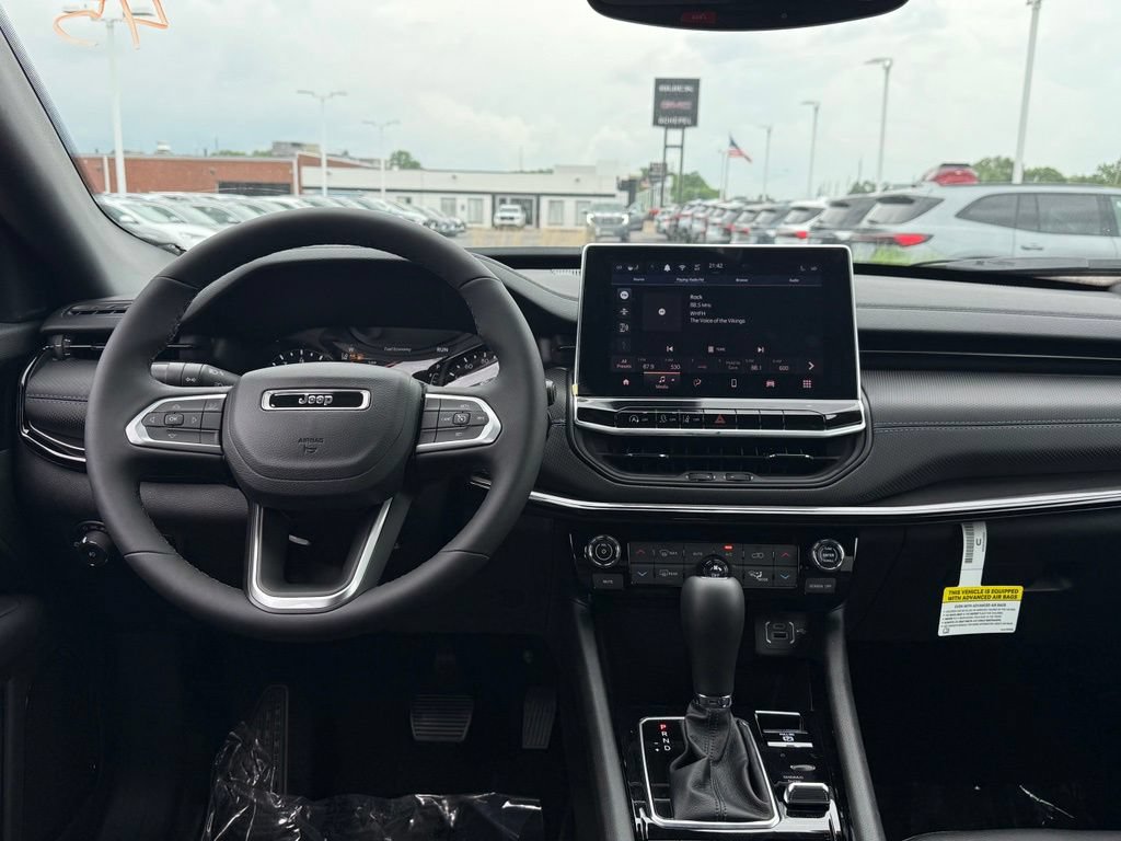 New 2026 Jeep Compass Latitude AWD/4WD image 10