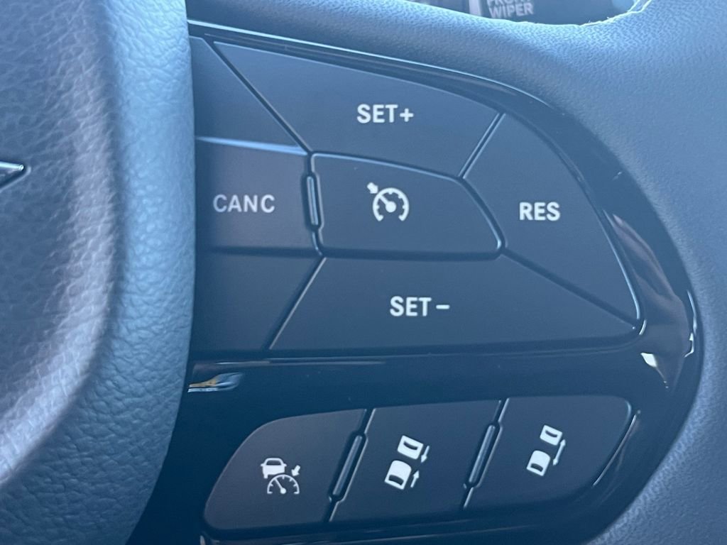 New 2026 Chrysler Pacifica Limited image 10