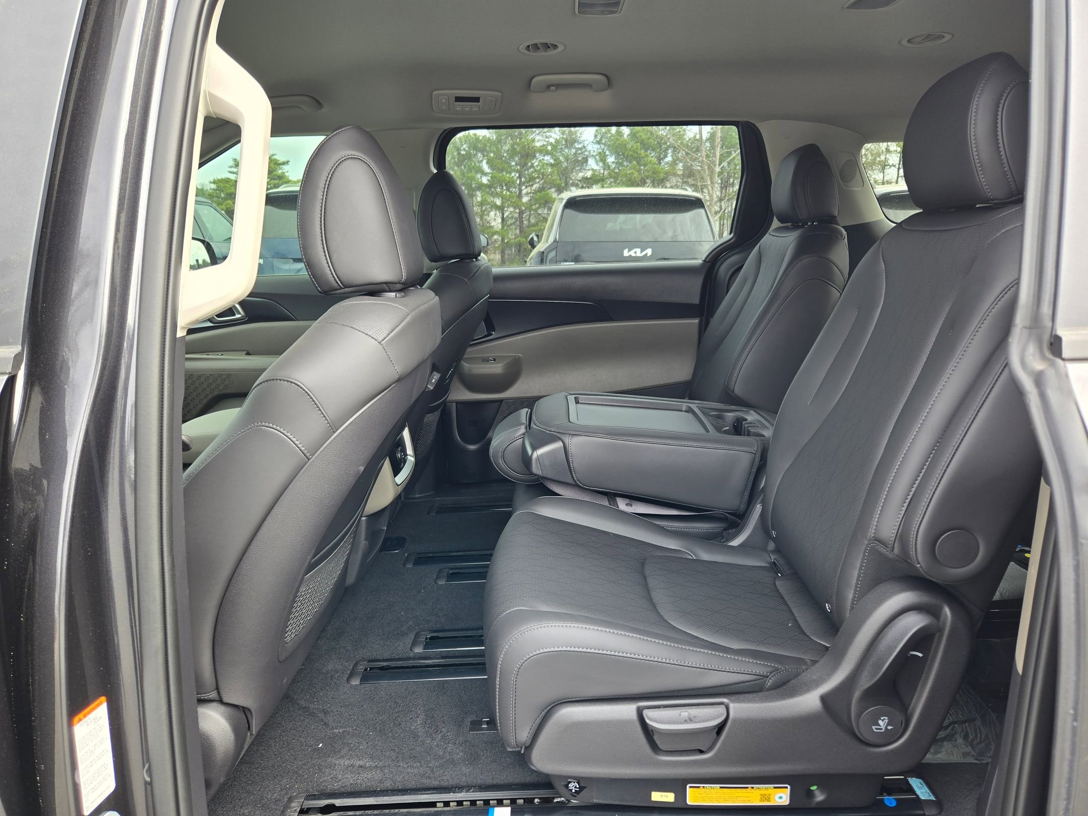 New 2026 Kia Carnival FWD image 35