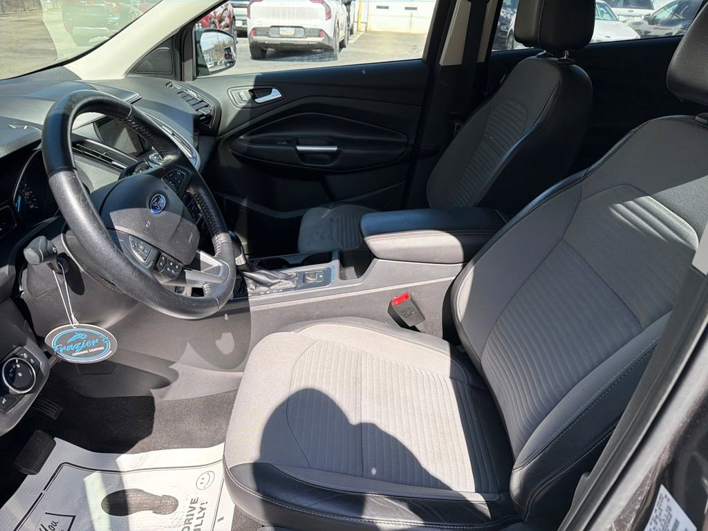 Used 2017 Ford Escape Titanium image 11