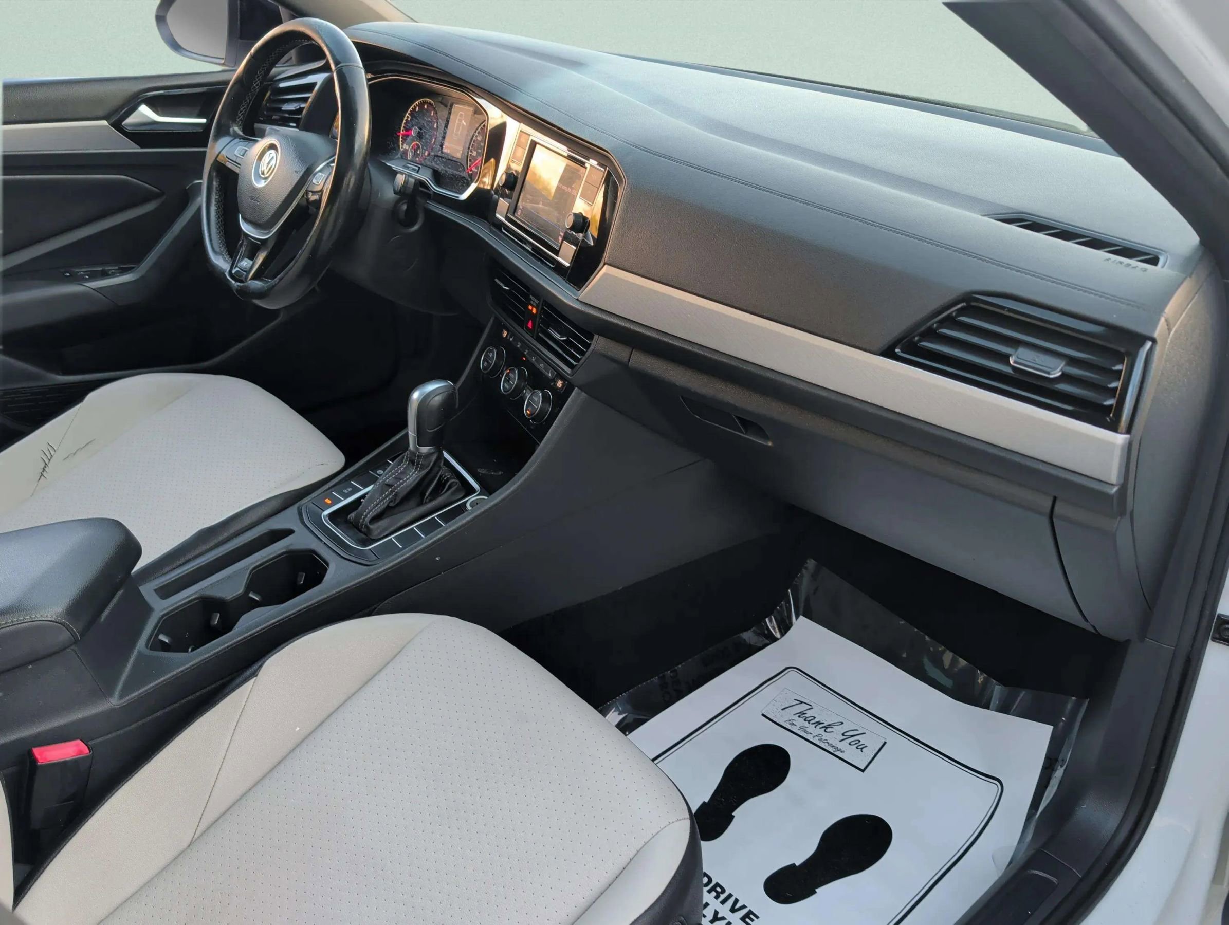 Used 2019 Volkswagen Jetta R-Line FWD image 34