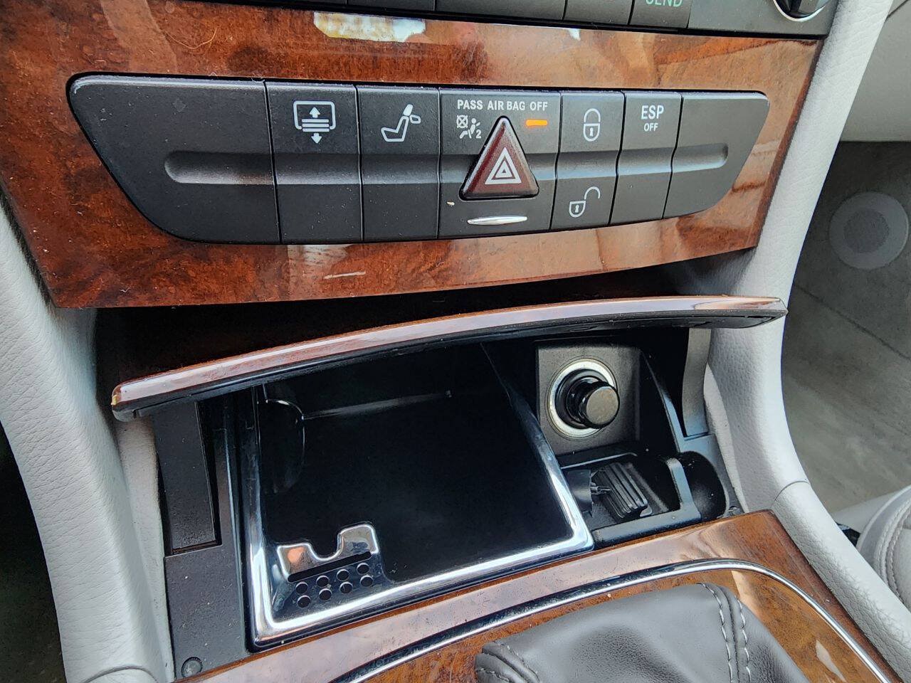 Used 2005 Mercedes-Benz E 320 Sedan image 36