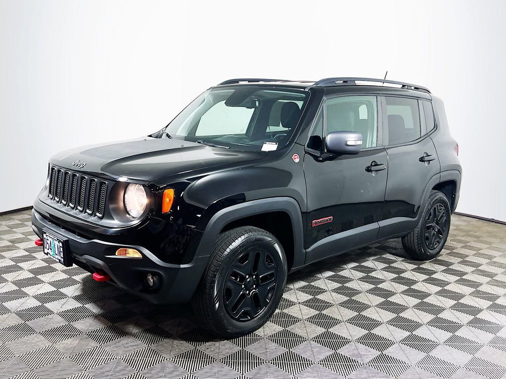 Used 2018 Jeep Renegade Trailhawk w/ UConnect 8.4 Nav Group AWD/4WD image 4