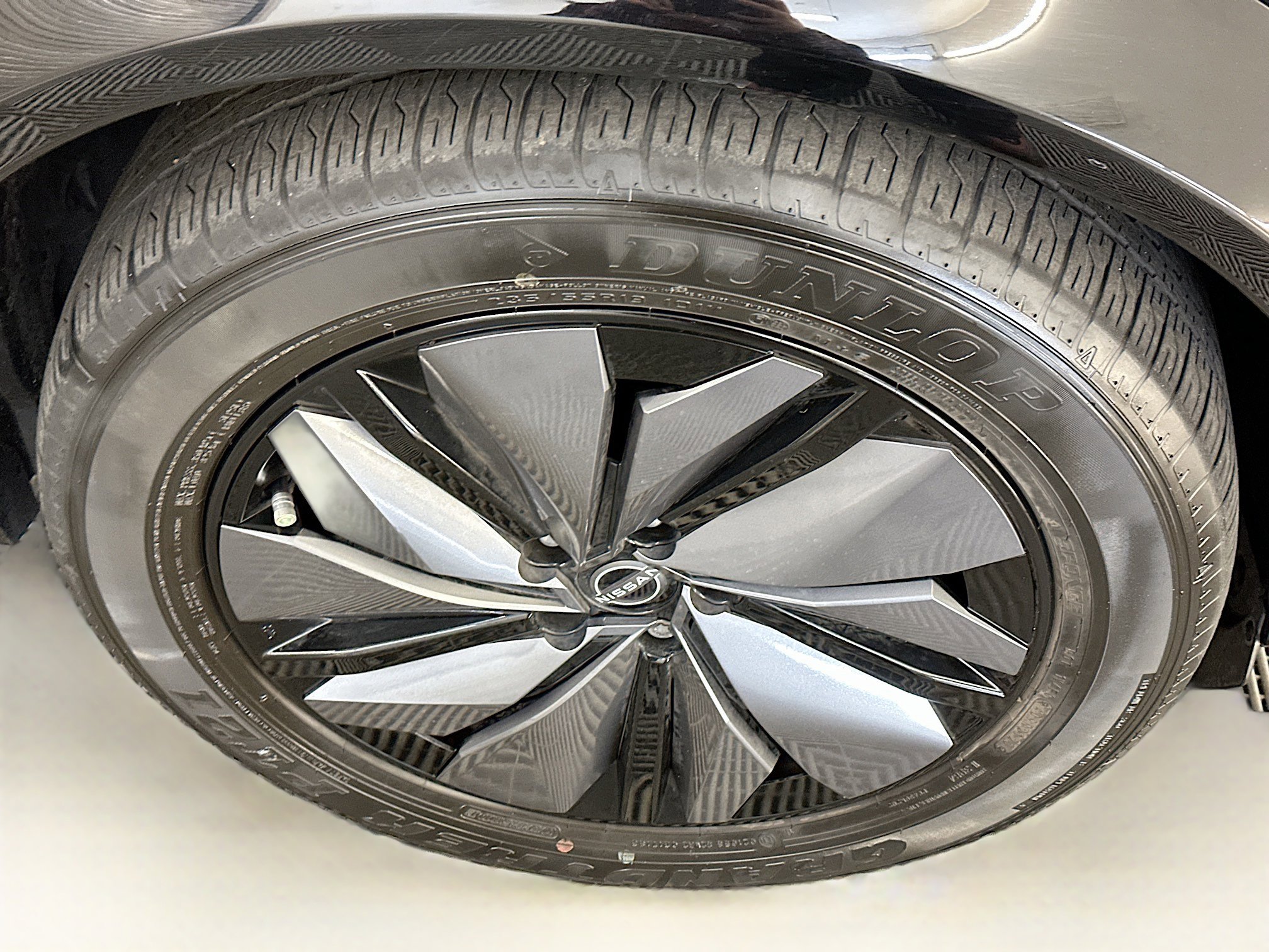 Used 2023 Nissan Ariya AWD image 11