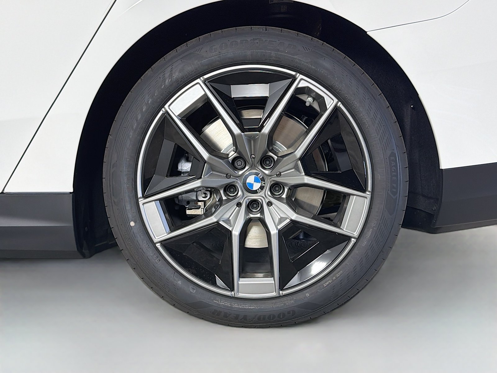New 2027 BMW i5 eDrive40 RWD image 33
