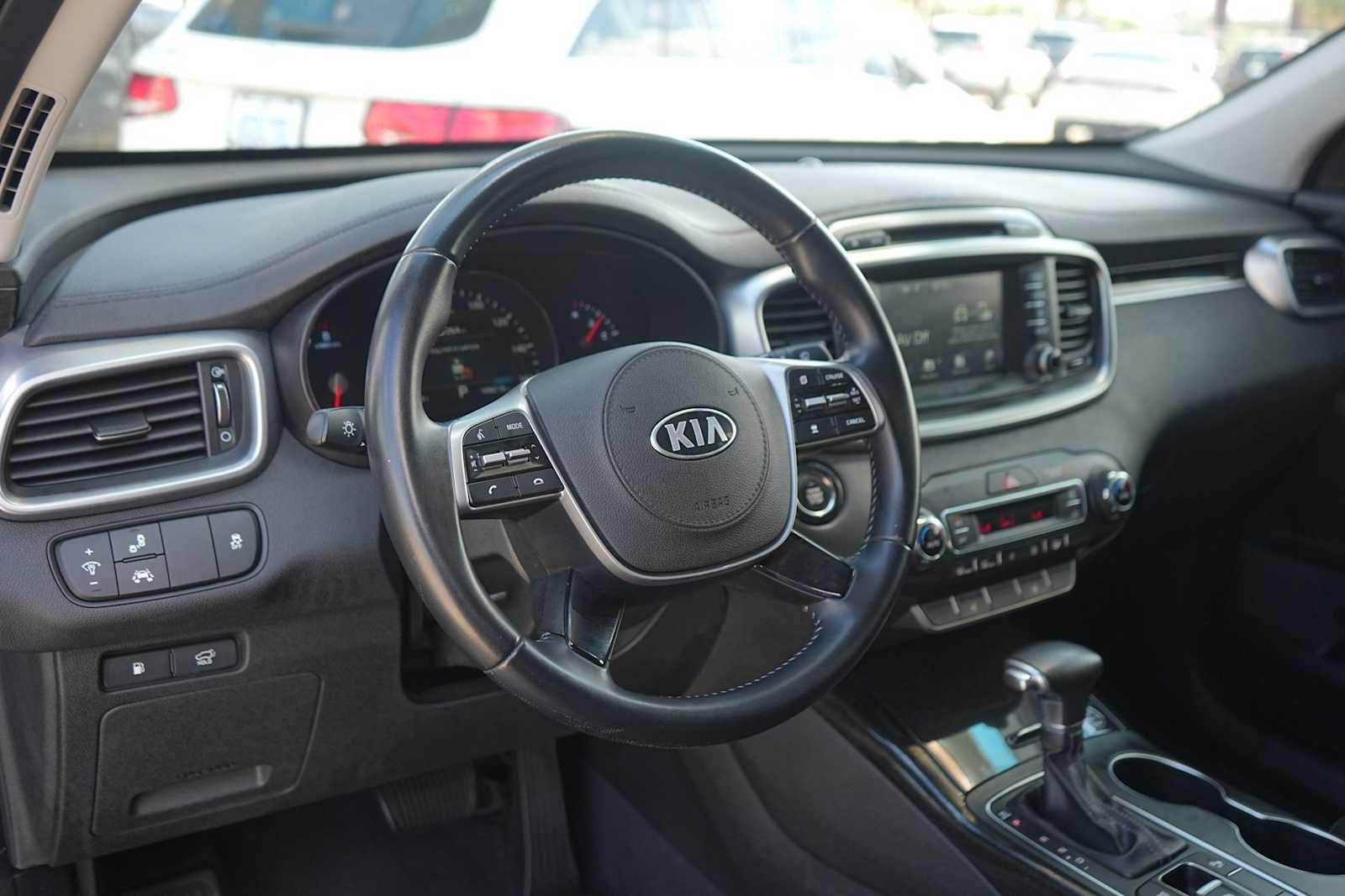 Used 2019 Kia Sorento EX image 2