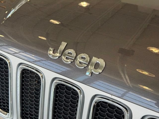 Used 2016 Jeep Renegade Limited AWD/4WD image 37