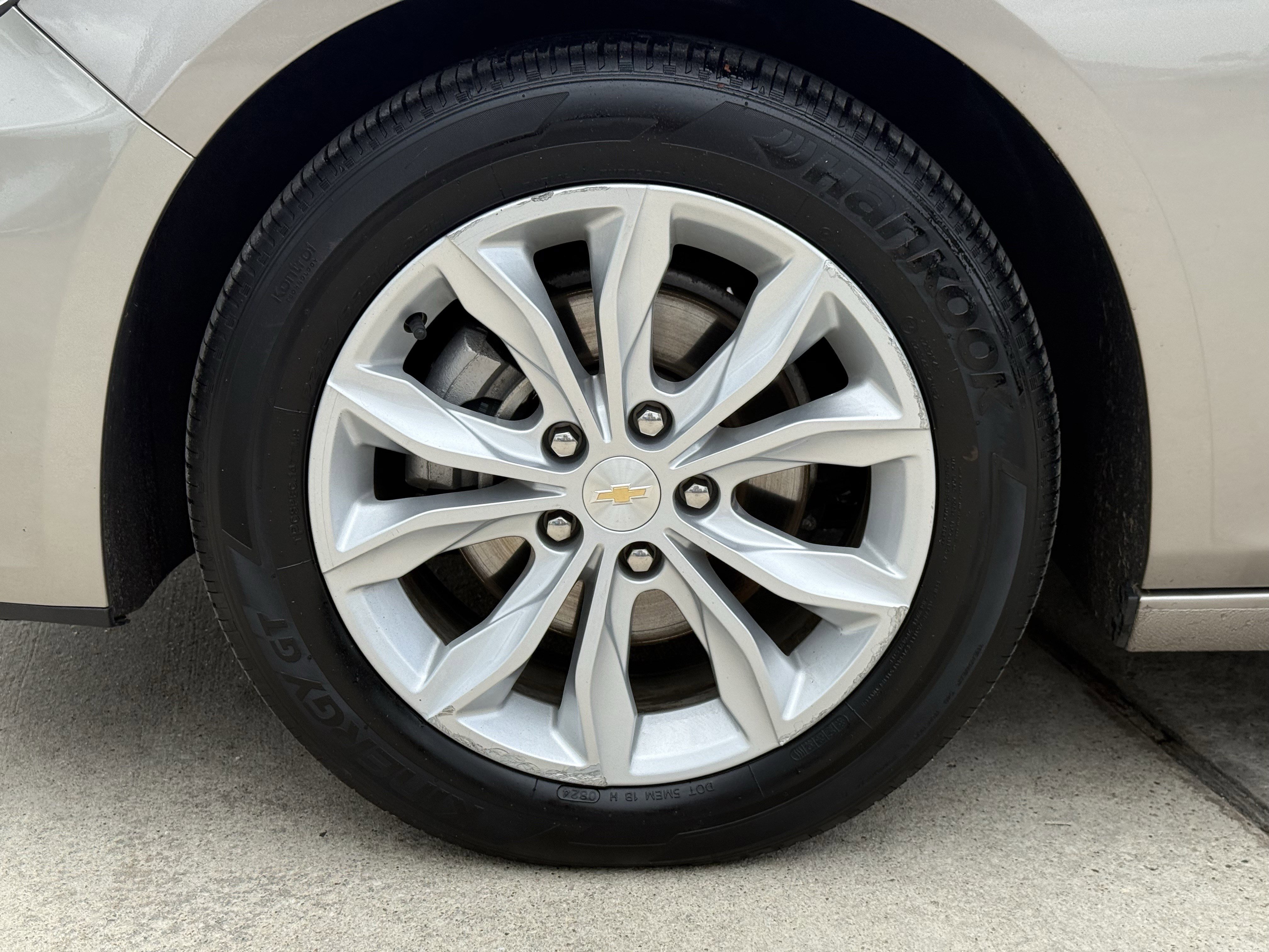 Used 2024 Chevrolet Malibu LT FWD image 12