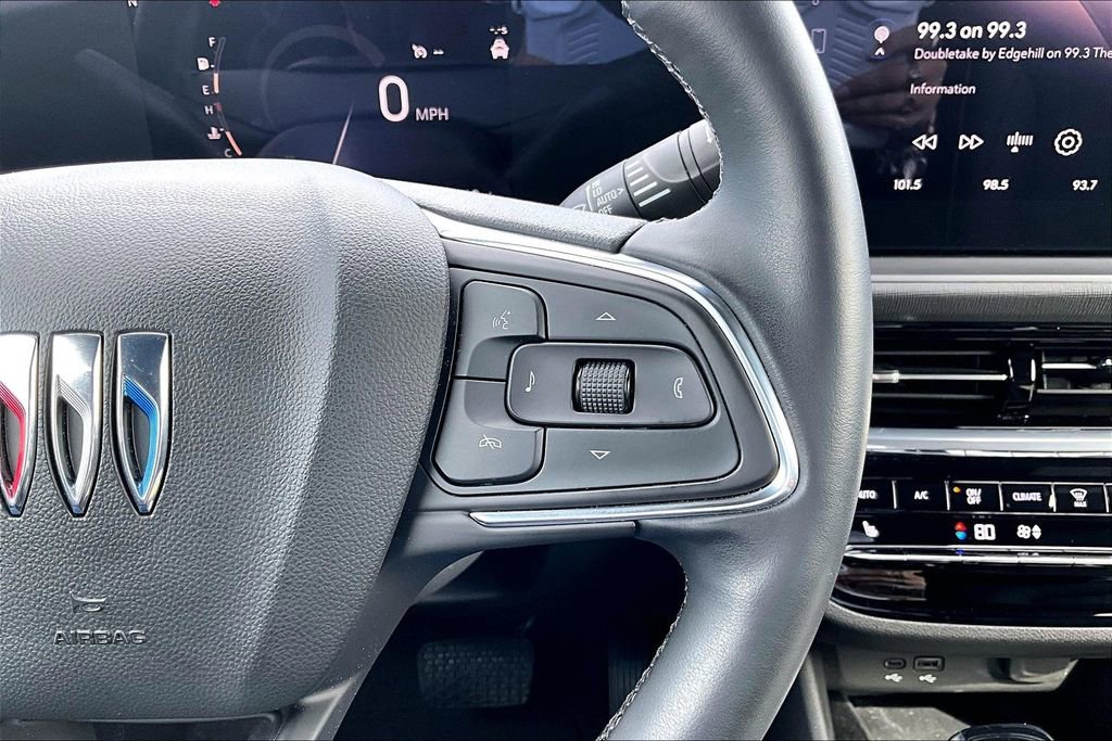 Used 2025 Buick Envista Avenir image 19