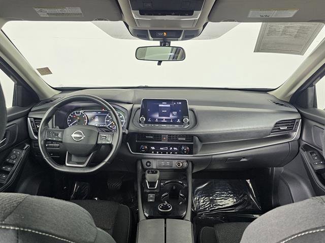 Used 2025 Nissan Rogue SV image 28