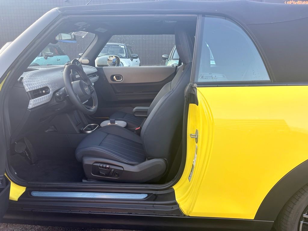 Used 2025 MINI Cooper S image 23