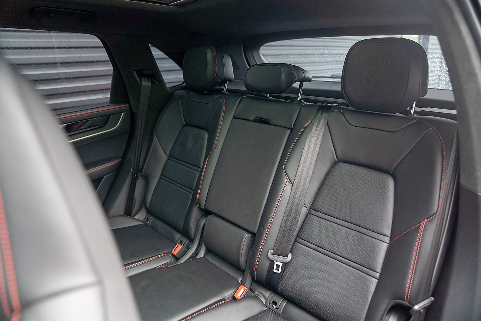Used 2025 Porsche Cayenne GTS AWD/4WD image 23