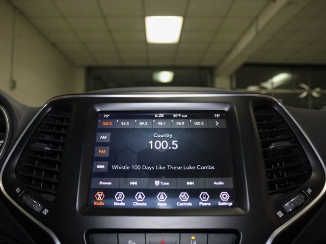 Certified 2021 Jeep Cherokee Latitude Lux w/ Comfort/Convenience Group image 16