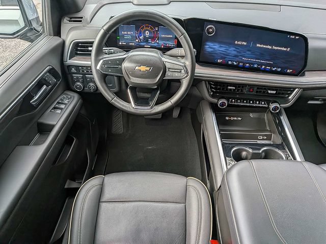 Used 2025 Chevrolet Tahoe Premier AWD/4WD image 17