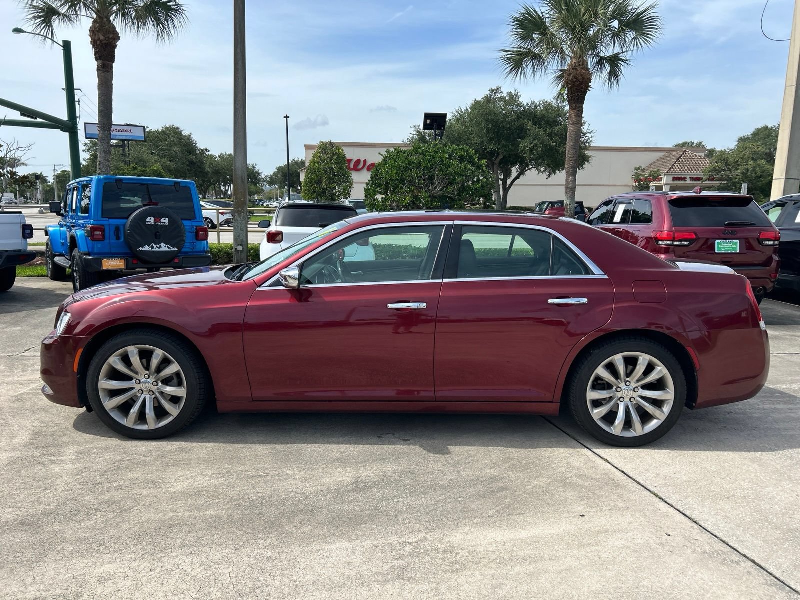 Used 2017 Chrysler 300 C w/ Safetytec Plus Group RWD image 2