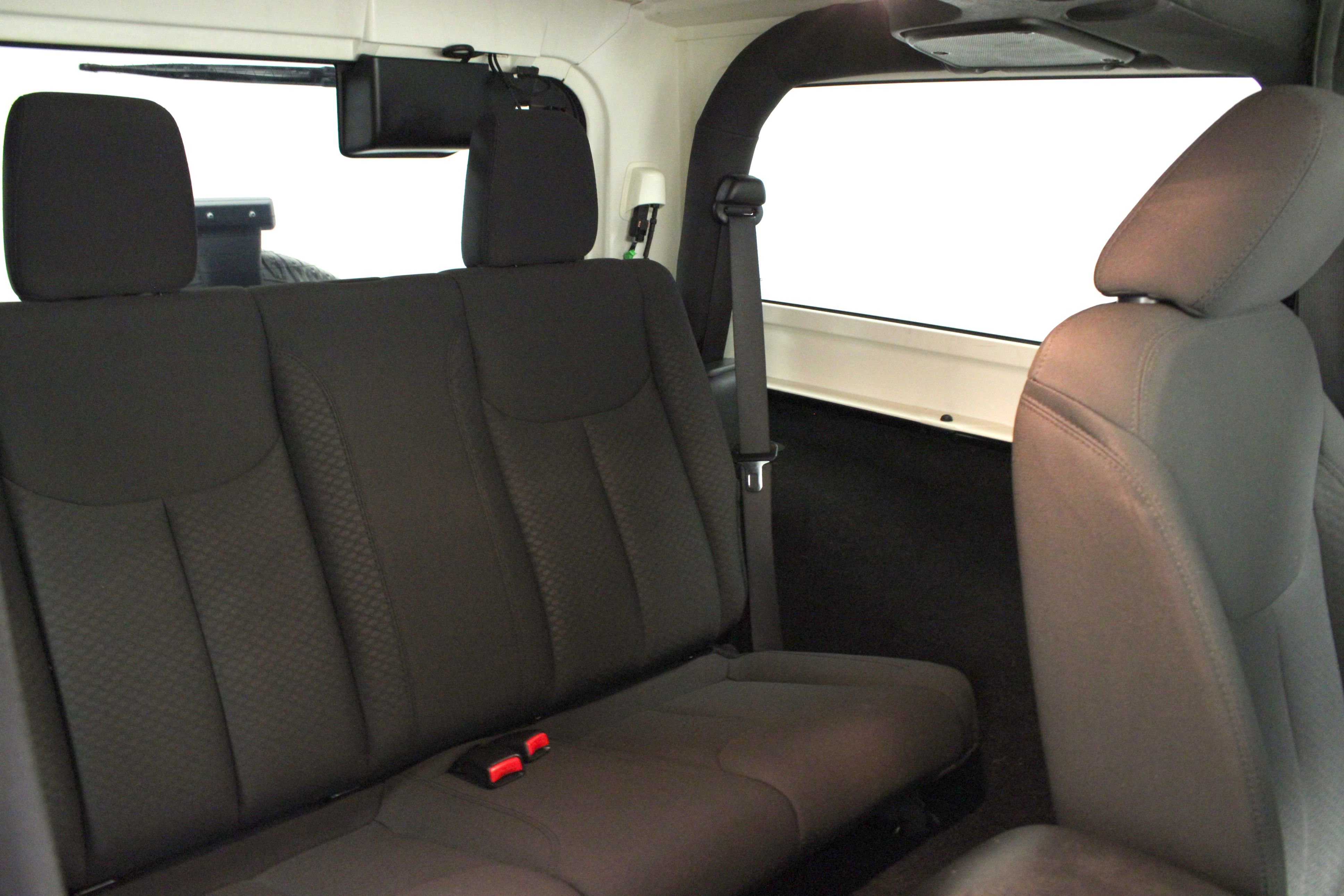 Used 2015 Jeep Wrangler Sport w/ Mopar Black Appearance Group AWD/4WD image 19