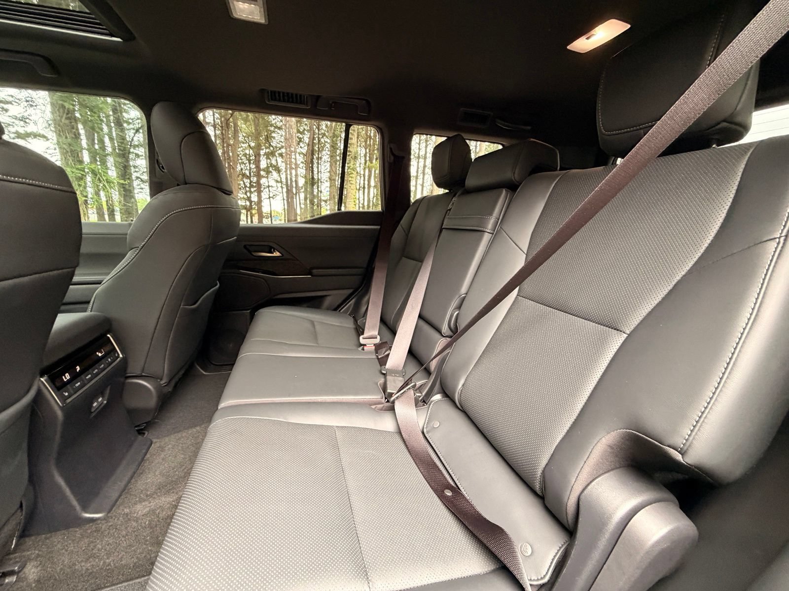Used 2024 Lexus GX 550 w/ Accessory Package (2T) AWD/4WD image 14