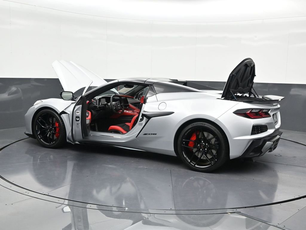 Used 2026 Chevrolet Corvette Z06 w/ Stealth Interior Trim Package image 33