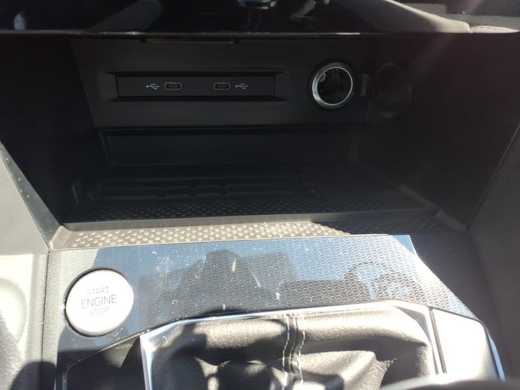 New 2026 Volkswagen Taos SE AWD/4WD image 12