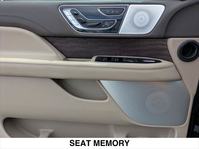 Used 2024 Lincoln Navigator Reserve AWD/4WD image 10