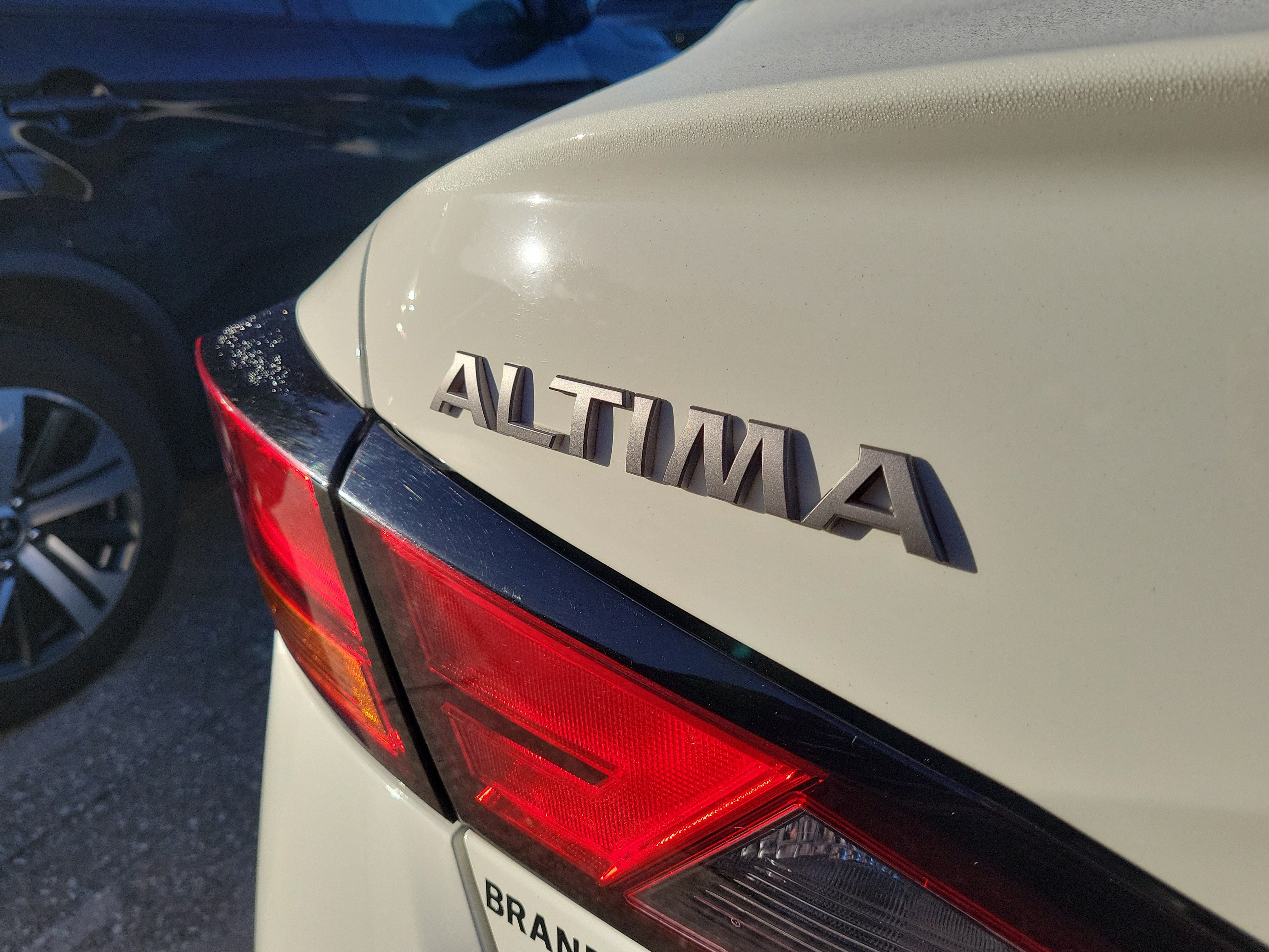 Certified 2025 Nissan Altima 2.5 S FWD image 9