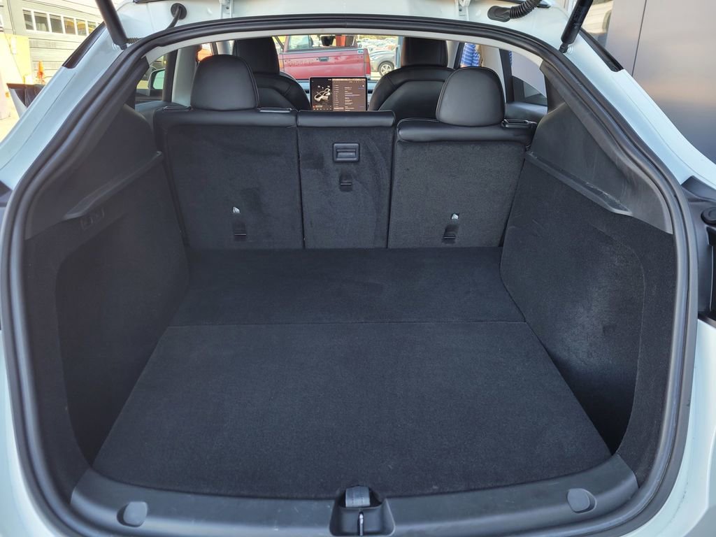 Used 2023 Tesla Model Y Long Range image 23