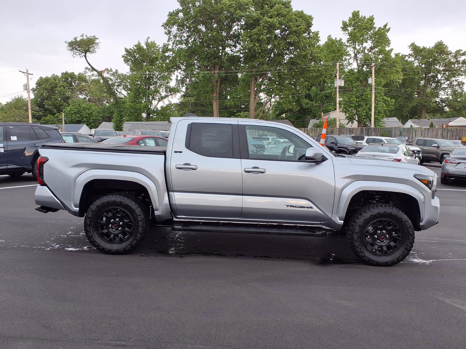 Certified 2025 Toyota Tacoma SR AWD/4WD image 2