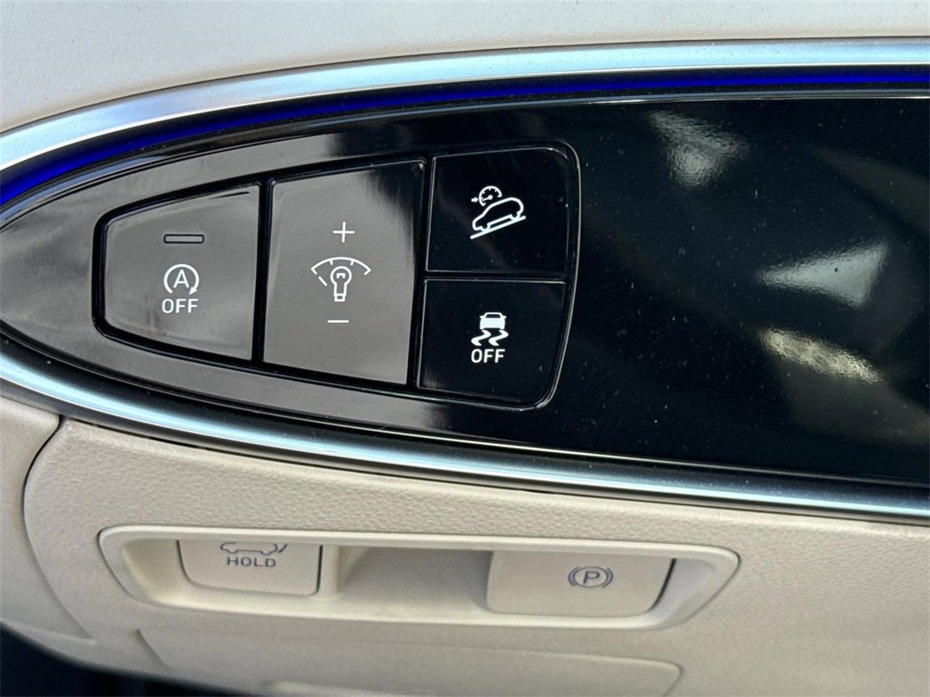 Used 2025 Genesis GV70 3.5T Sport w/ Sport Advanced Package image 17