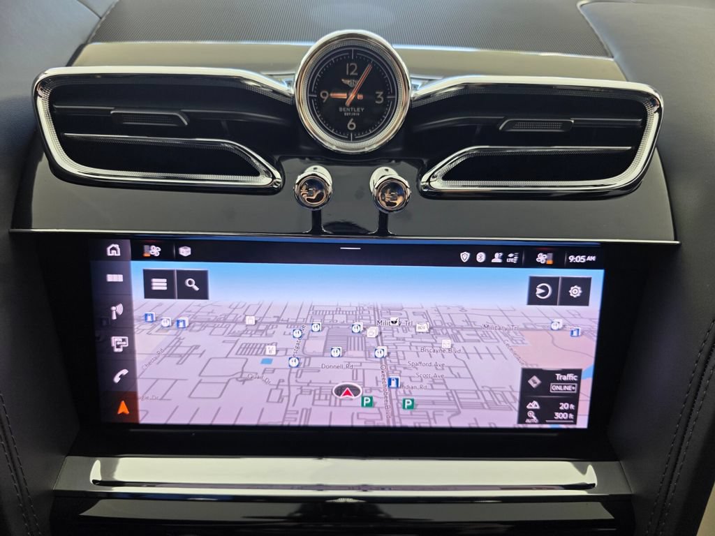 Used 2022 Bentley Bentayga AWD/4WD image 23