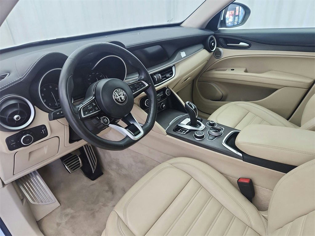 Used 2020 Alfa Romeo Stelvio Ti Lusso w/ Quick Order Package 22X Lusso image 9
