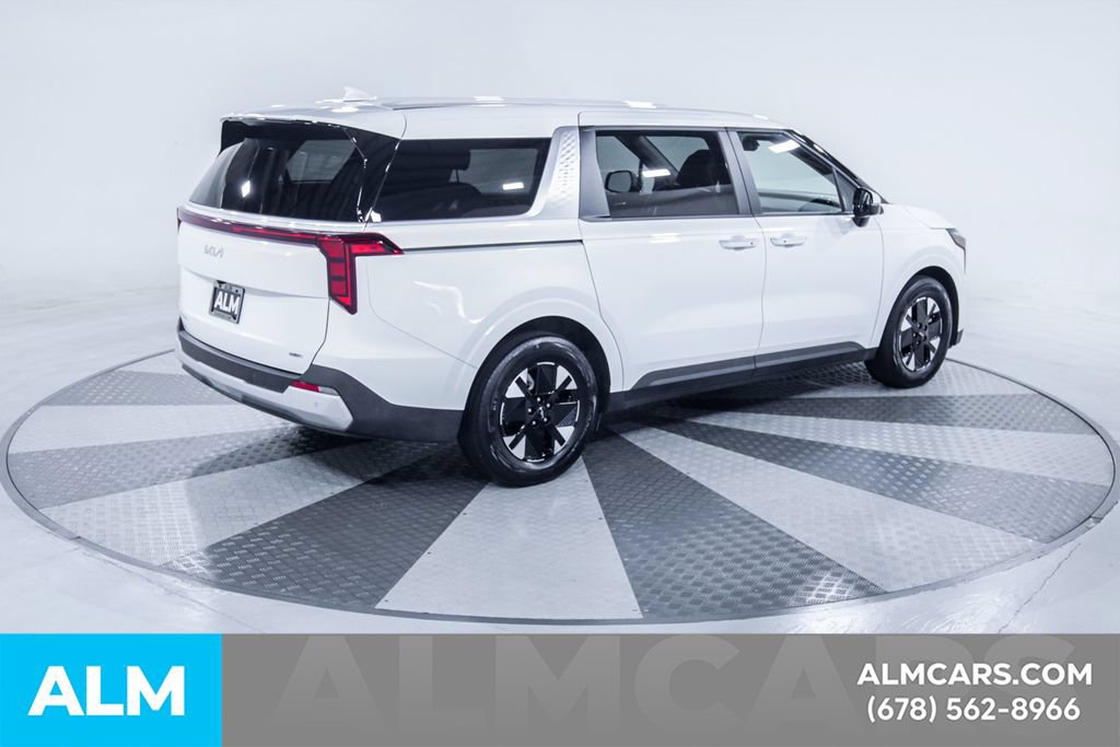 Used 2026 Kia Carnival LXS FWD image 10