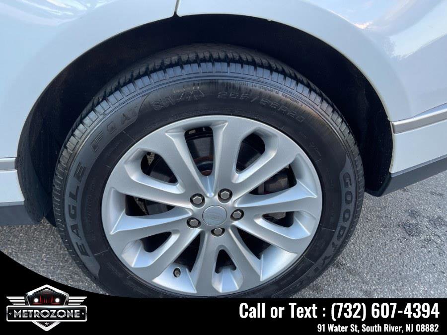 Used 2016 Land Rover Range Rover HSE image 38
