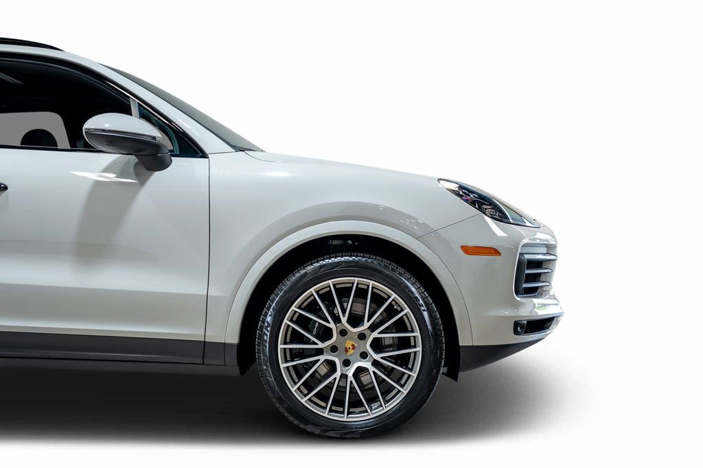 Used 2022 Porsche Cayenne S Platinum image 17