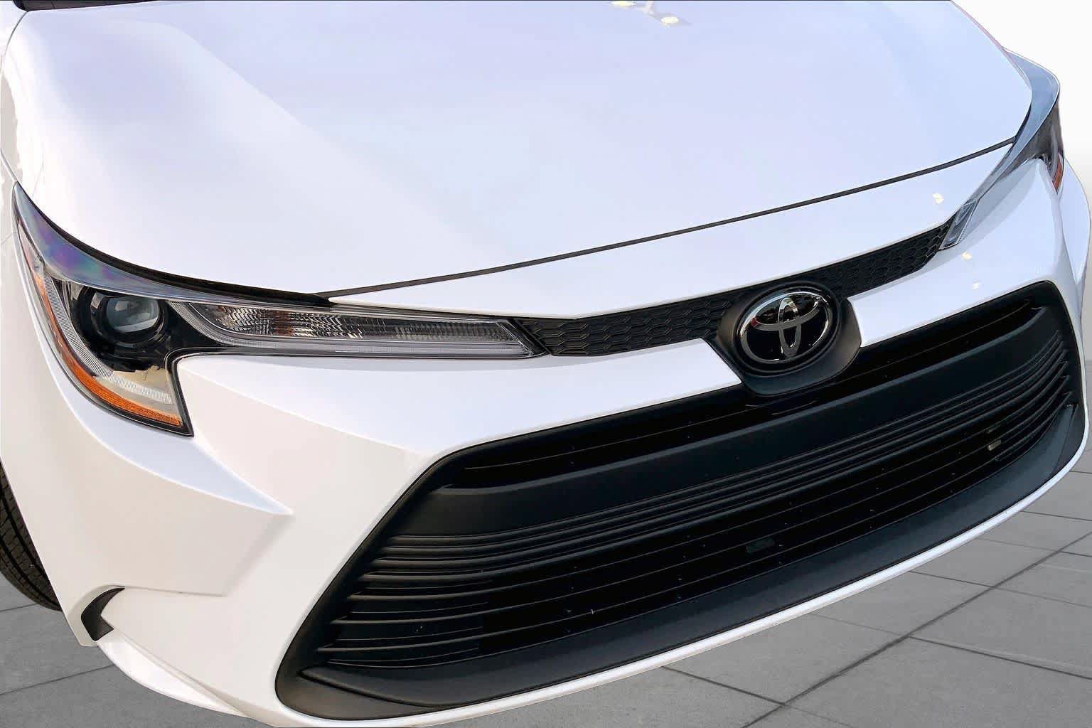 Used 2024 Toyota Corolla LE FWD image 27