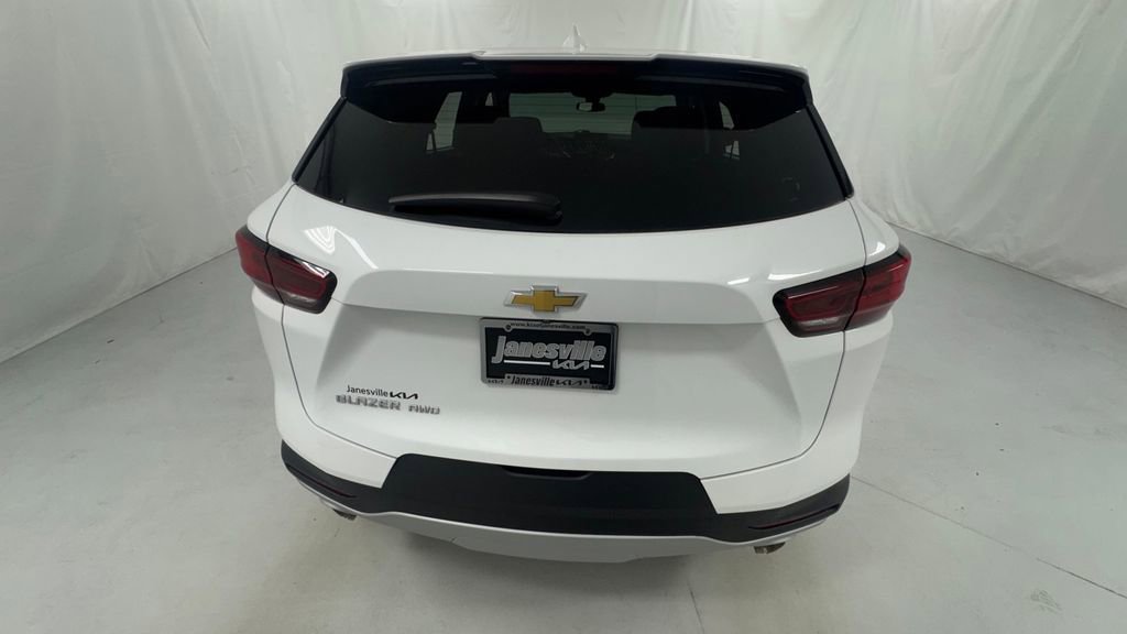 Used 2023 Chevrolet Blazer LT AWD/4WD image 4