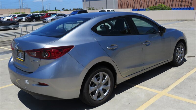 Used 2015 MAZDA MAZDA3 i SV FWD image 8