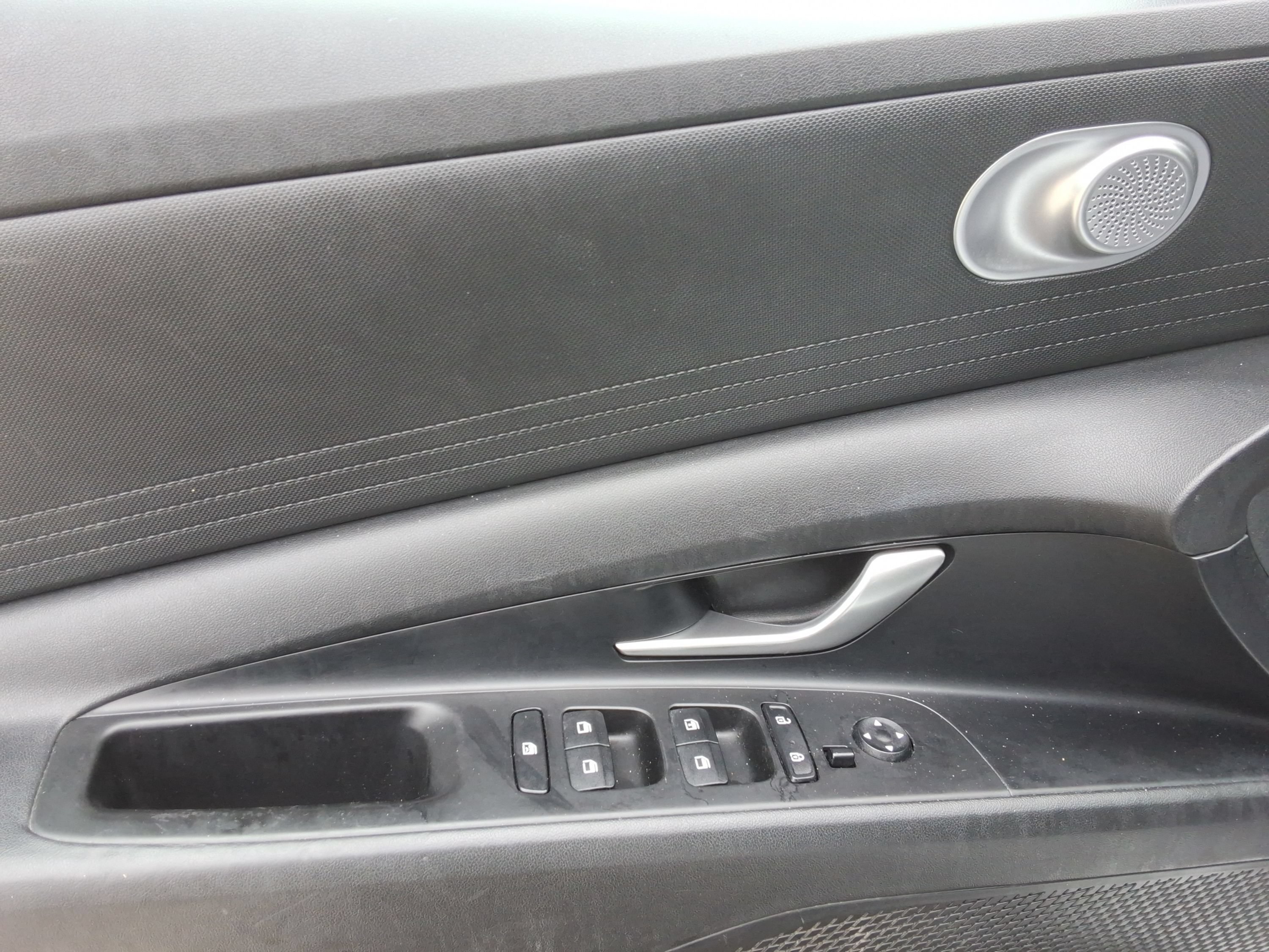 Used 2021 Hyundai Elantra SE FWD image 20