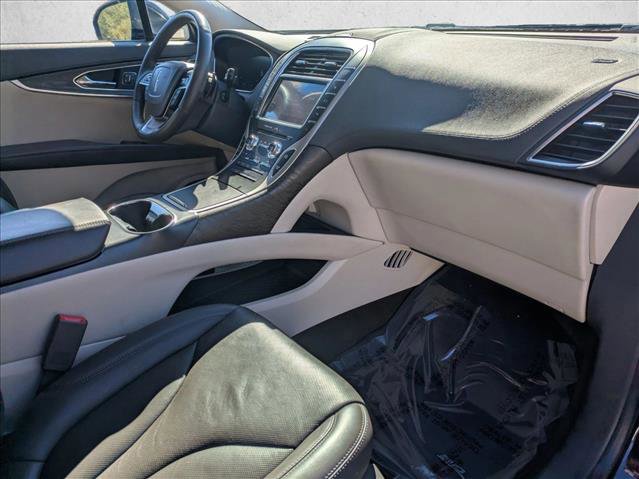 Used 2020 Lincoln Nautilus Reserve image 19