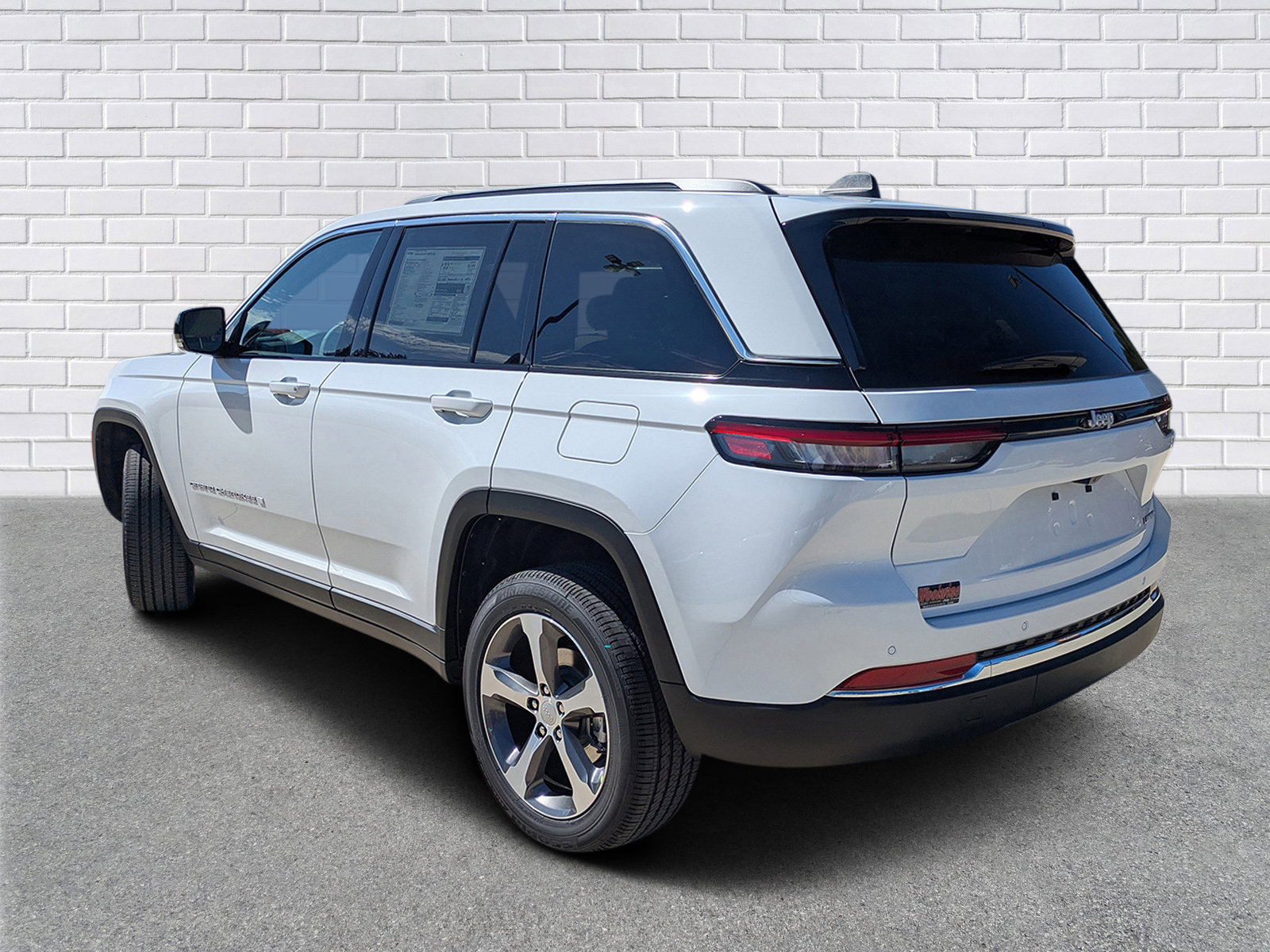 New 2025 Jeep Grand Cherokee Limited image 3