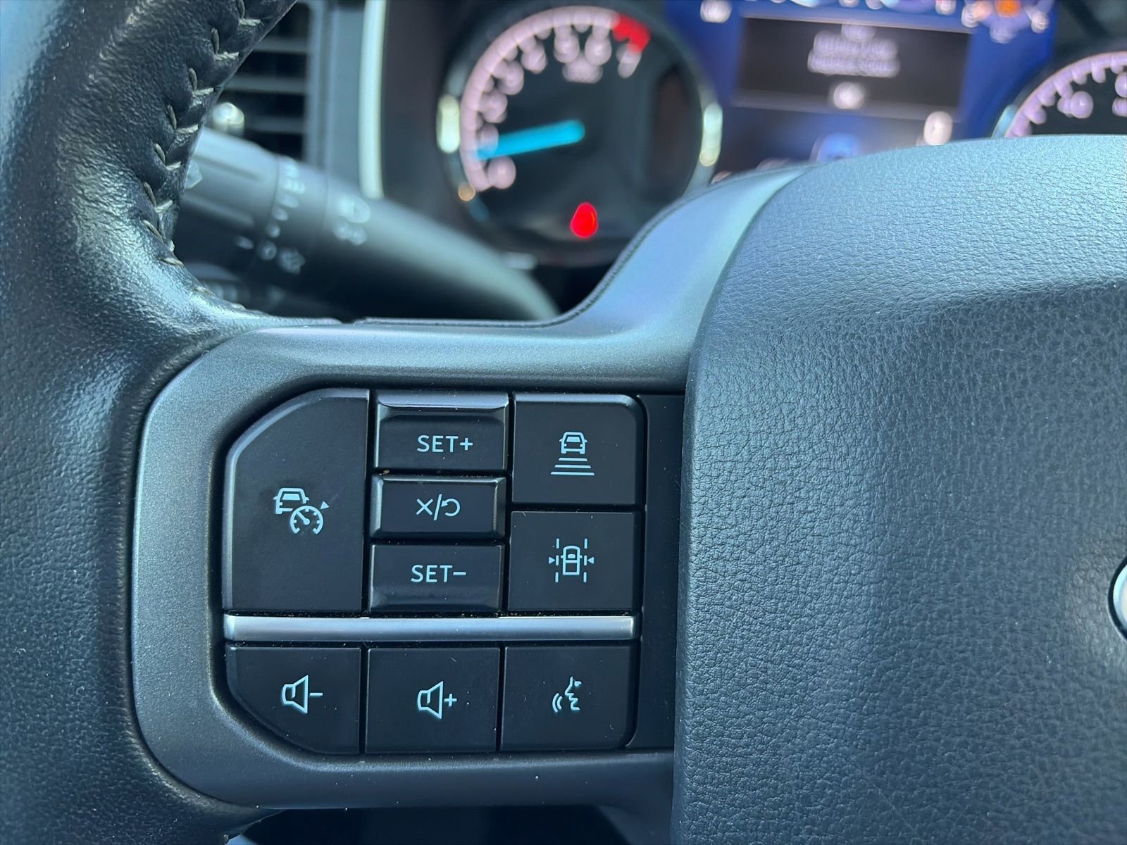 Used 2021 Ford F150 XLT w/ Equipment Group 302A High RWD image 16