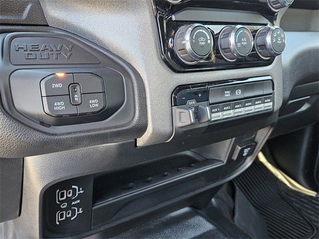 Used 2025 RAM 3500 Tradesman w/ Chrome Appearance Group image 17