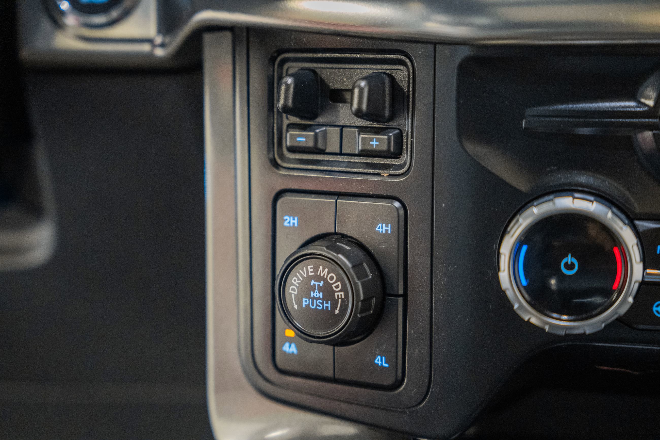 Certified 2023 Ford F150 Lariat w/ Equipment Group 502A High image 32