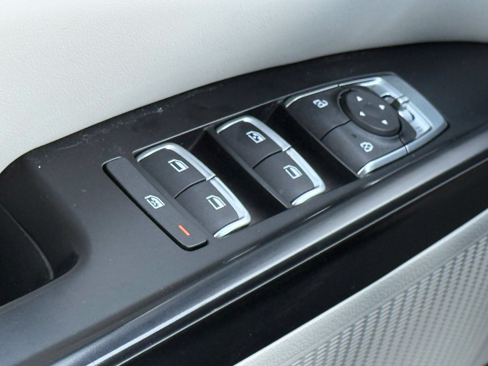 Used 2022 Kia Carnival LX FWD image 38