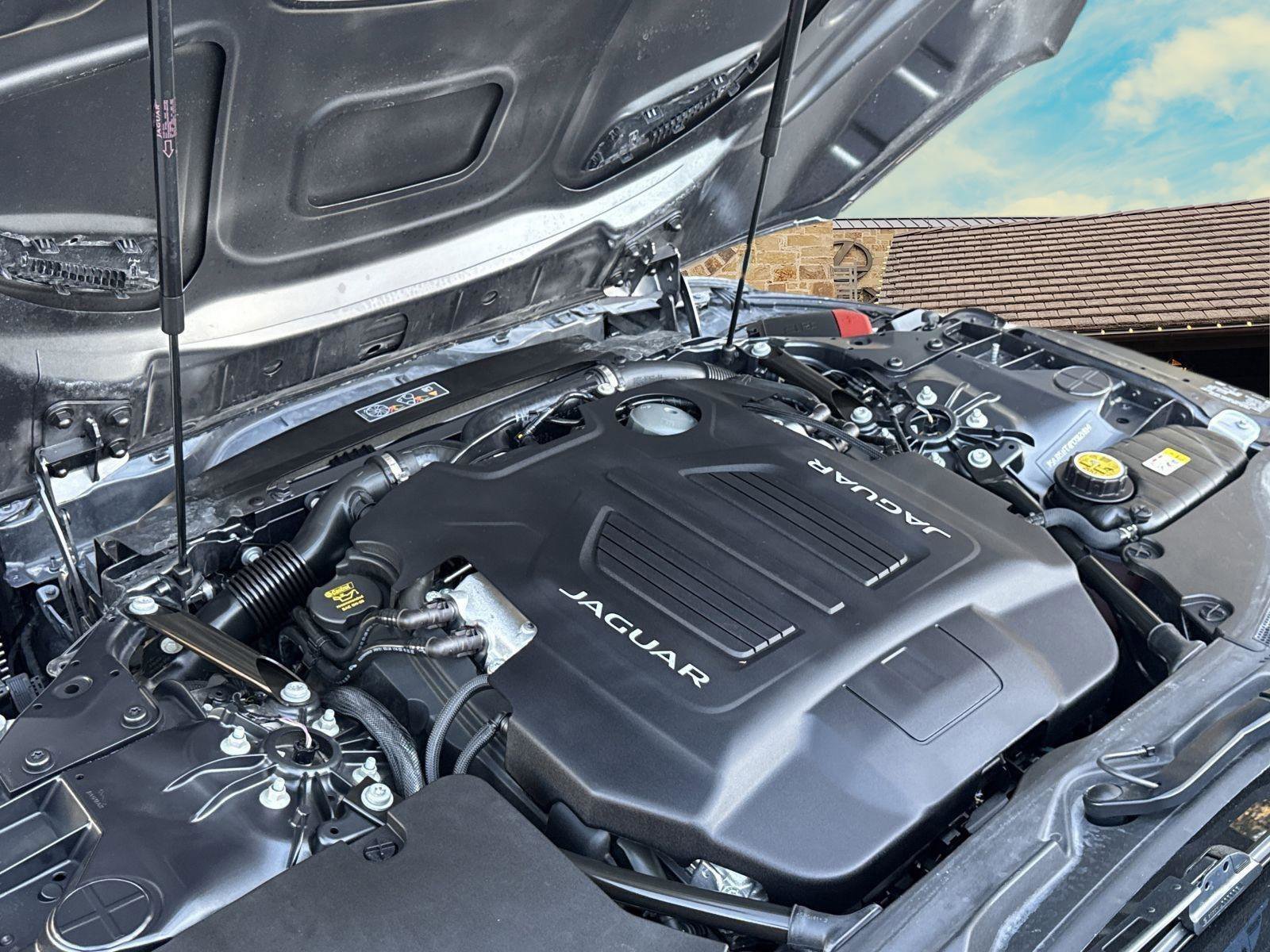 Used 2023 Jaguar F-TYPE R AWD/4WD image 18