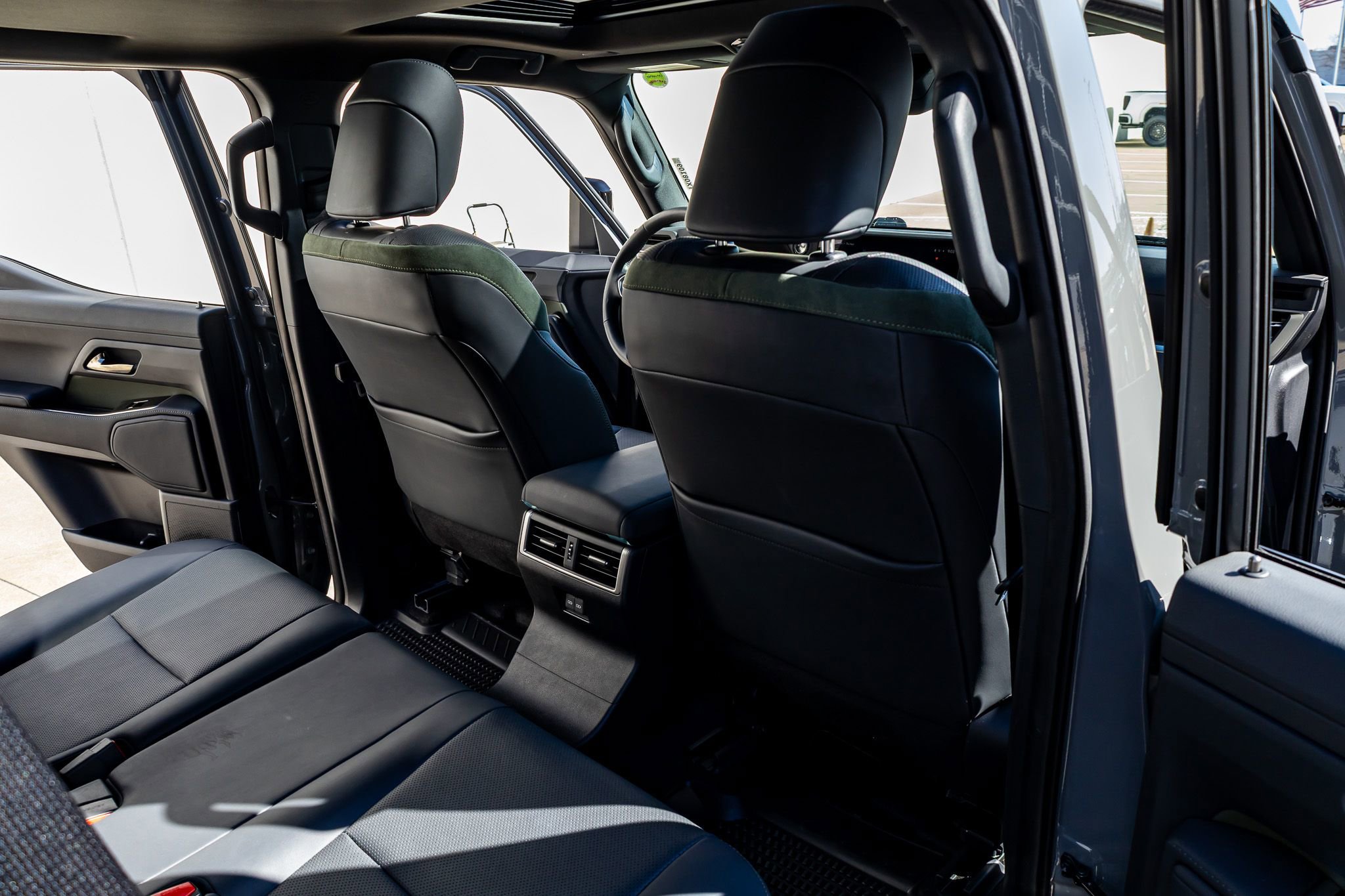 Used 2025 Lexus GX 550 550 Overtrail image 30