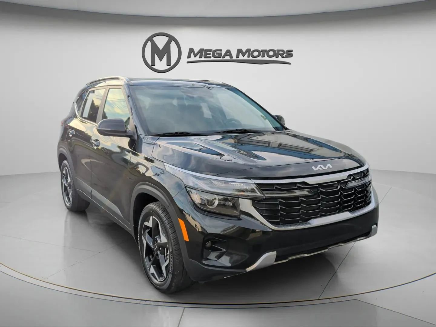 Used 2024 Kia Seltos EX image 7